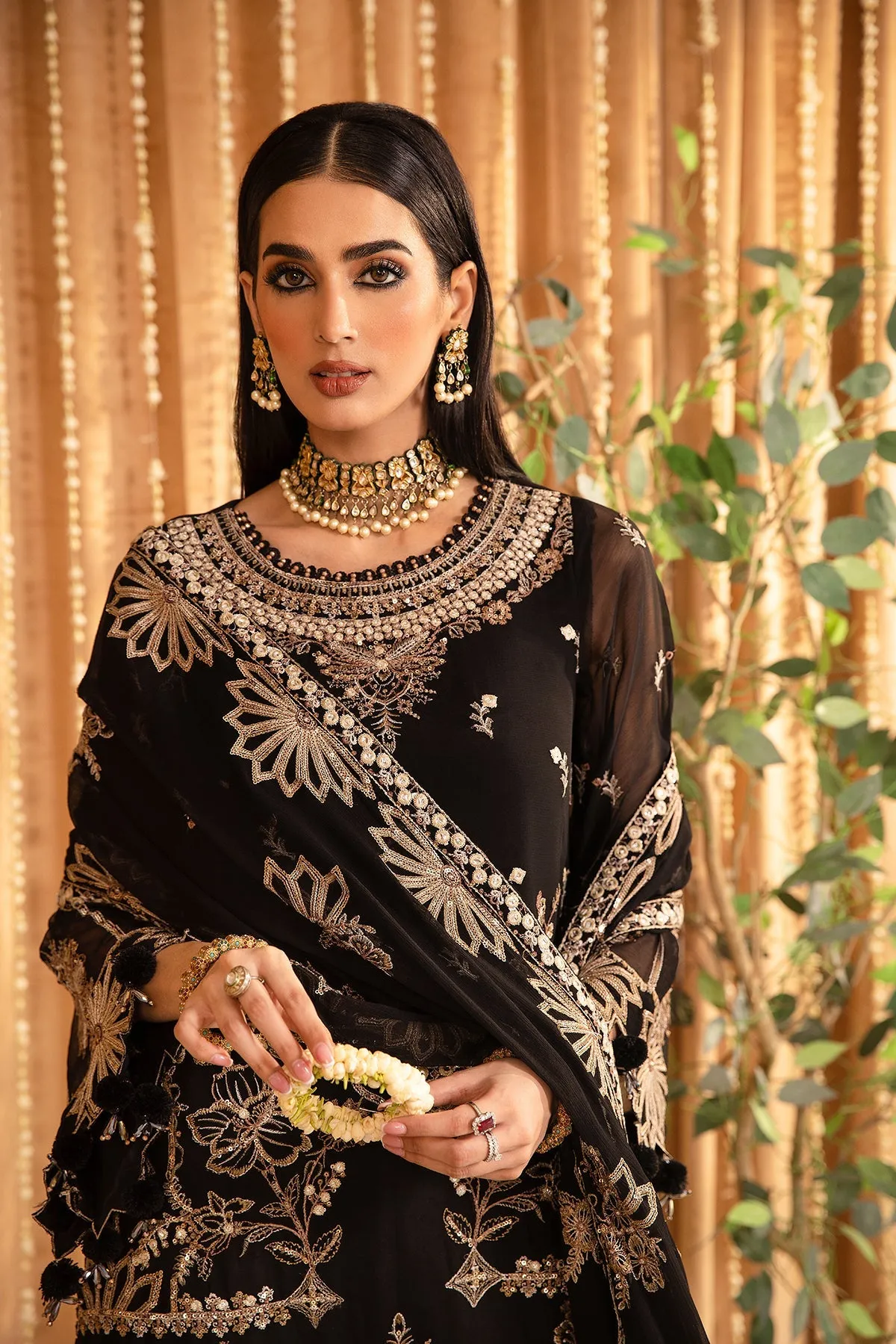 Alizeh Mehfil-e-Uroos Formal Collection – Yesra - V16D05 Embroidered Chiffon Black