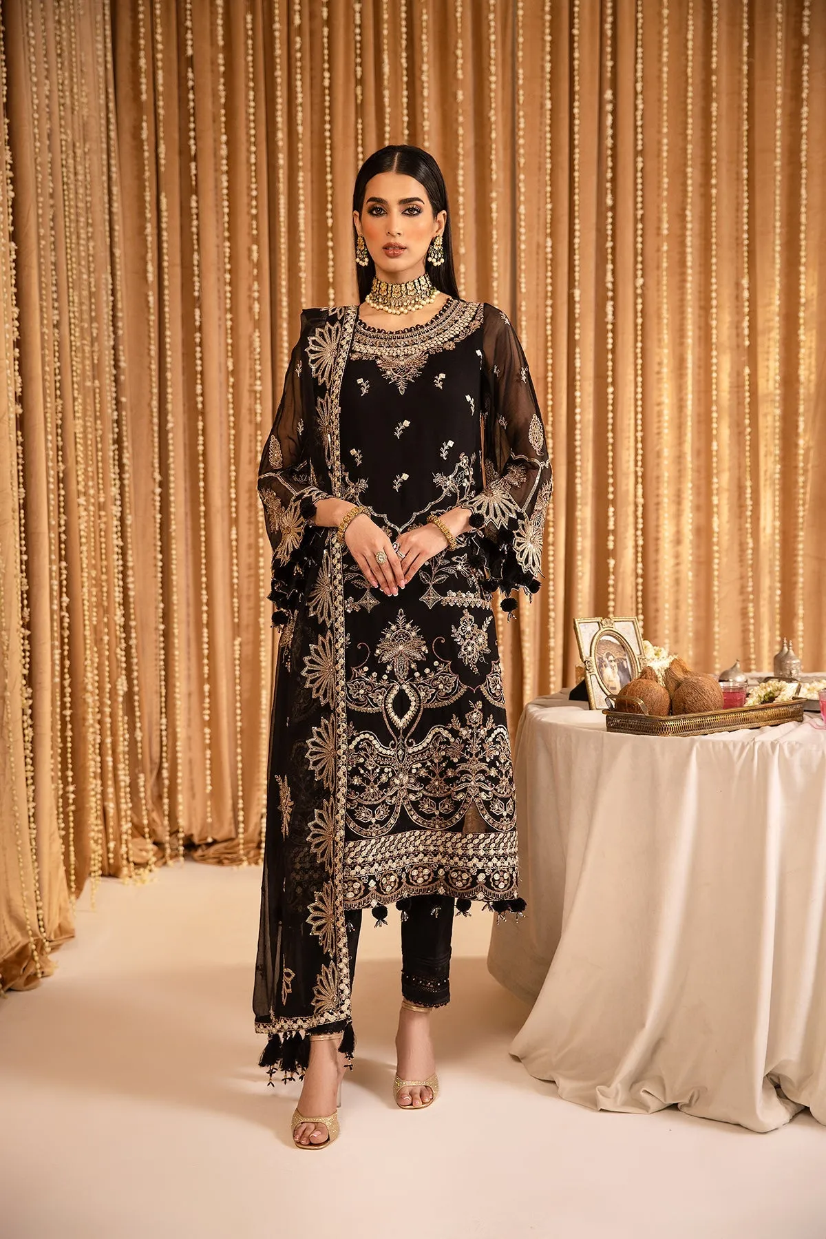 Alizeh Mehfil-e-Uroos Formal Collection – Yesra - V16D05 Embroidered Chiffon Black